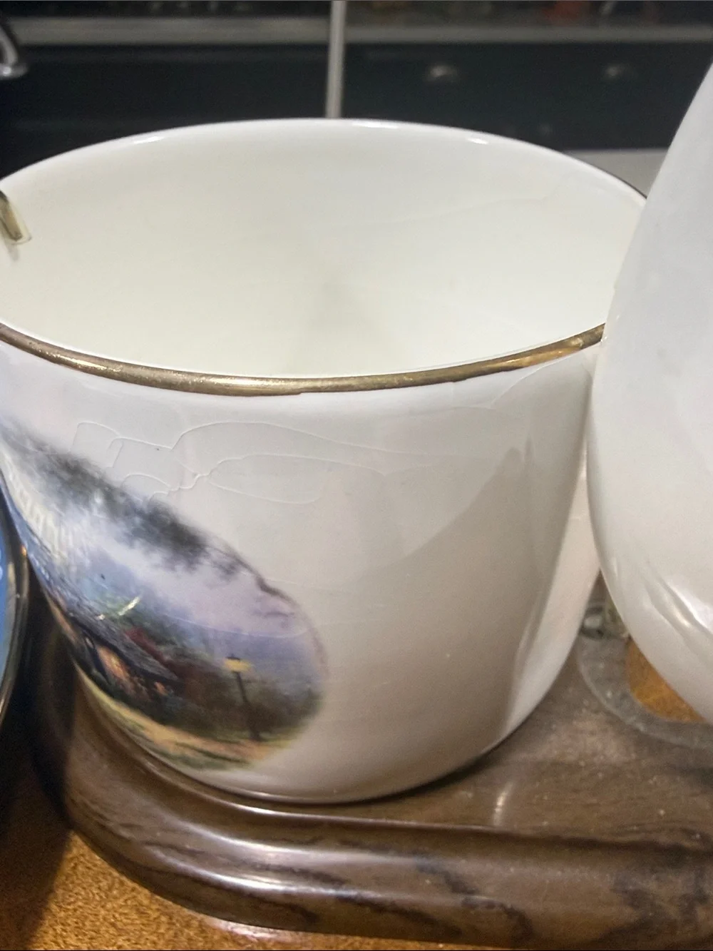 Thomas kinkade moonlight cottage cup and plate set with stand